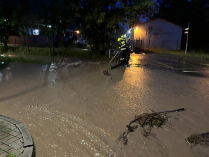 Meteorologové zaznamenali extrémní srážky. V Praze byl překročen třetí povodňový stupeň