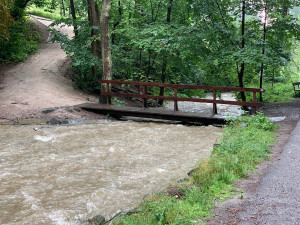 VIDEO: Meteorologové zaznamenali extrémní srážky. V Praze byl překročen třetí povodňový stupeň