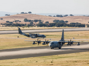 VIDEO: Kbelští piloti cvičili evakuaci z nepřátelského území nebo výsadky vojáků