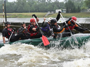 Pražští hasiči zvítězili v republikovém klání na raftech. Ovládli obě kategorie
