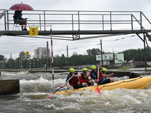 Pražští hasiči zvítězili v republikovém klání na raftech. Ovládli obě kategorie