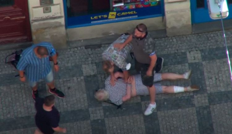 Vrah z Vinohrad, který loni zastřelil zaměstnankyni úřadu práce v Praze, jde dnes k soudu