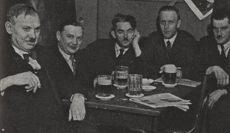 František Sauer (první zleva)