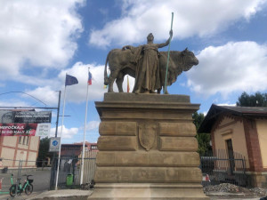 Sochy Mužů s býky u Pražské tržnice jsou opraveny. Bylo to za pět minut dvanáct, říká restaurátor