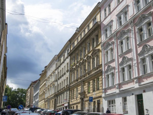 Praha 10 pošle do aukce nájem deseti městských bytů