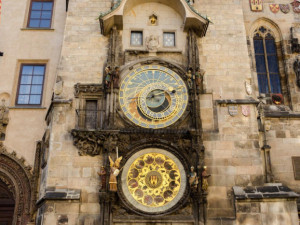 Inspekce: Při tvorbě kopie kalendária pražského orloje pochybily všechny strany