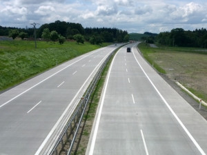 Výstavba severní části pražského silničního okruhu se o krok přiblížila