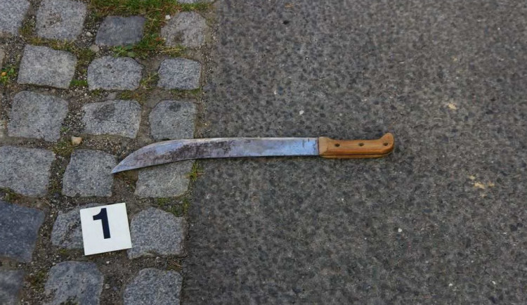 Cyklista s mačetou honil na jižní Moravě agresora