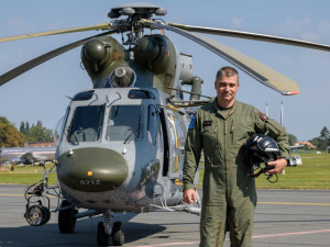 Nikdy nic většího než požár v Českém Švýcarsku jsem neviděl, říká armádní pilot z Prahy