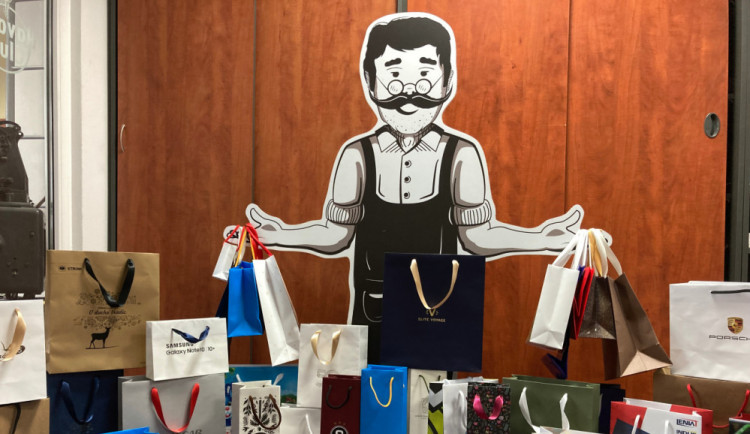 Papírové tašky atypických rozměrů si nechte vyrobit v Ottově tiskárně