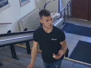 VIDEO: Mladík navštívil pražskou konzervatoř. Nedychtil po vzdělání, ale po lupu
