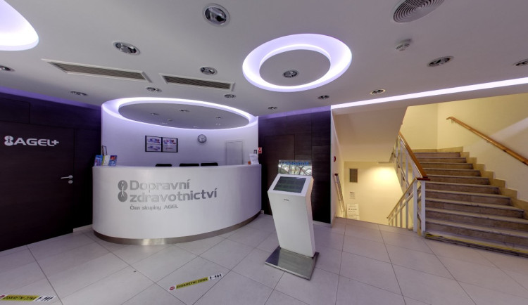 Recepce Polikliniky Agel v Italské ulici v Praze.
