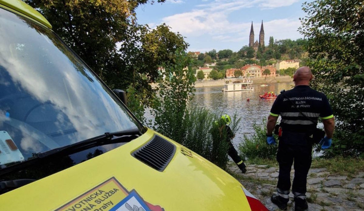 Muž se utopil i ostrova Císařská louka.