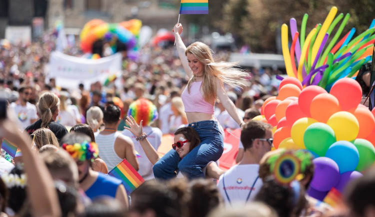 Začíná festival Prague Pride. Po třech letech Prahou projde Duhový průvod