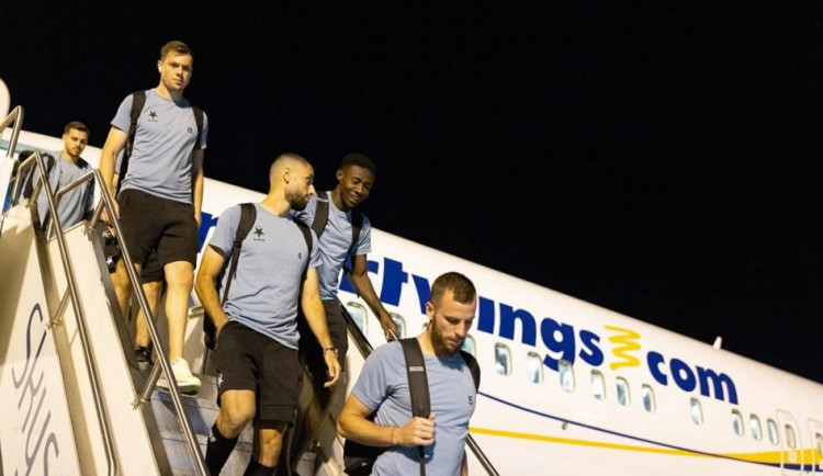 Fotbalisté Slavie už jsou v Aténách. Kromě Ewertona jim bude chybět i Provod