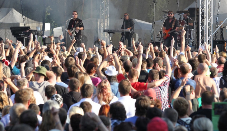 VÍKEND PODLE DRBNY: Koncert pro České Švýcarsko, pouť v Chrastavě a Den Svijanského piva