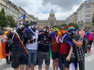 VIDEO: Vrchol Prague Pride je tady! Obří průvod hrdosti prochází Prahou