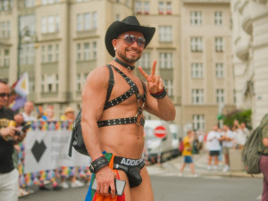 FOTOGALERIE: Duhový průvod prošel Prahou. Podívejte se na ty nejlepší momentky