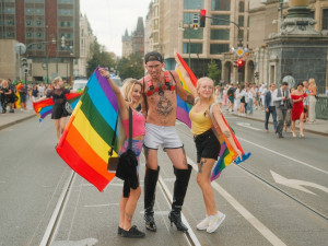 FOTOGALERIE: Duhový průvod prošel Prahou. Podívejte se na ty nejlepší momentky