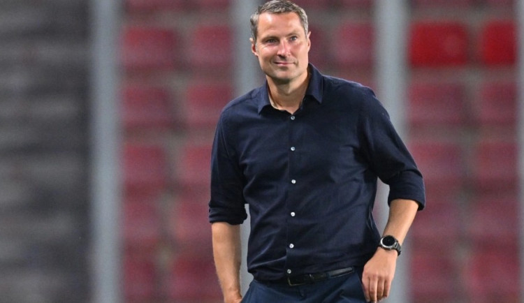 Je hodně náročný na sebe i spoluhráče, hlásí kouč Sparty Priske po Janktově premiéře