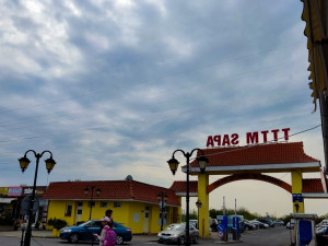 Jak se bránit před duchy a proč se jí slepice i s pařáty? Přečtěte si reportáž ze Sapy