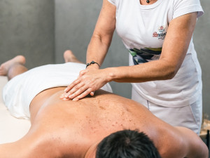 Pivní lázně Svijany lákají na koupel v dubových vanách