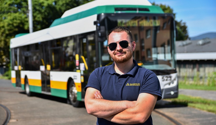 Nemohl bych dělat práci, která mě nebaví, říká řidič autobusů Martin Třešňák z Liberce