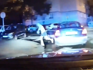 VIDEO: Muž ujížděl před strážníky se dvěma promile v těle