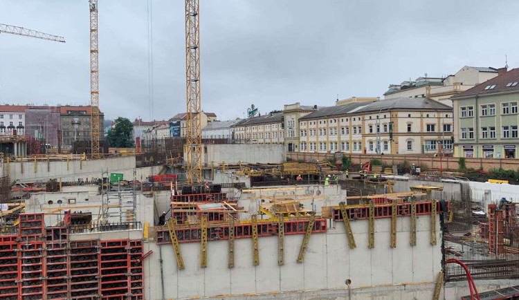 Do nové čtvrti by se lidé měli stěhovat na přelomu roku.