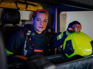 Pražští hasiči mají první ženu ve výjezdové jednotce. Nebude mít úlevy ani privilegia