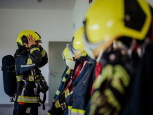 Pražští hasiči mají první ženu ve výjezdové jednotce. Nebude mít úlevy ani privilegia