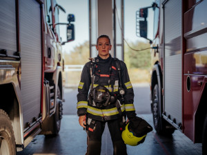 Pražští hasiči mají první ženu ve výjezdové jednotce. Nebude mít úlevy ani privilegia
