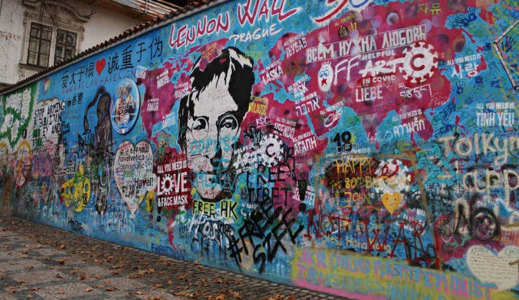 Lennonovu zeď v Praze přemalují umělci z EU a Ukrajiny