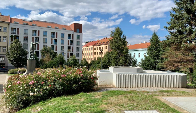 Náměstí na Žižkově se bude zalévat vodou z průsaků z podzemních nádrží