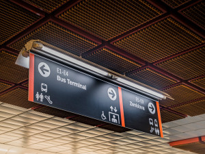 Stanice metra Palmovka dostala jako první nové značení