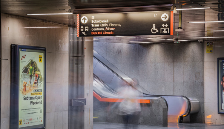 Stanice metra Palmovka dostala jako první nové značení