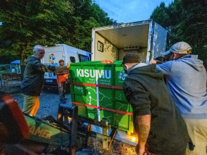 Kisumu jel klimatizovanou dodávkou.