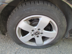 Padesátiletý muž z Prahy ničil auta s ukrajinskými značkami. Hrozí mu vězení