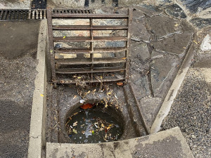 Podchod ve Vršovicích už třikrát zatopil déšť. Správa železnic provede úpravy