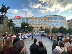 V centru Prahy se sešli Rusové. Požadují okamžité zastavení Putina