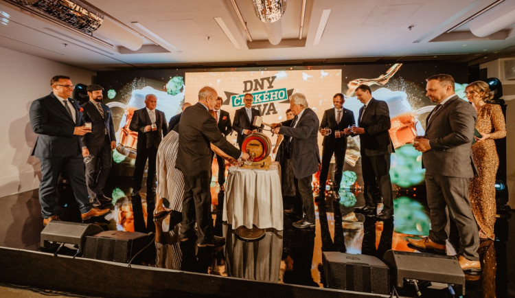 Dny českého piva slaví desáté výročí, letos zvou do hospod na tradiční český ležák