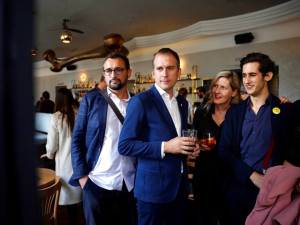 Jan Čižinský ve volebním štábu Praha sobě. Foto: Radoslav Penkov