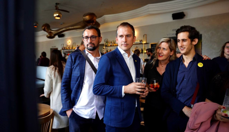 16640315051324-241-img-20220924-165228-842