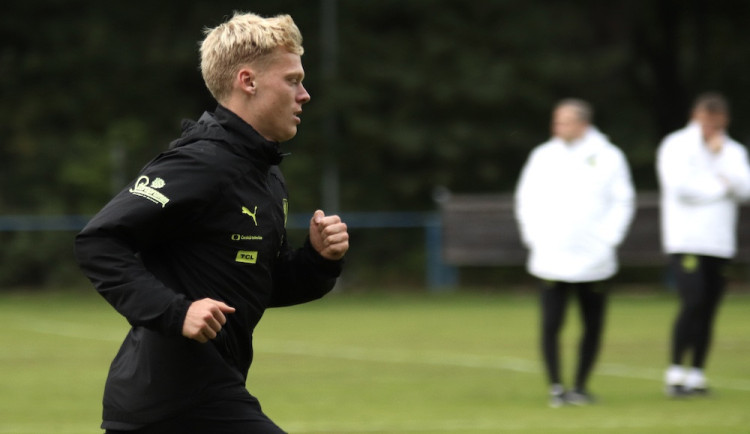 size4-1664199880406-2-na-jih-cech-se-radi-vracime-rika-zamburek-pred-klicovym-zapasem-s-islandem