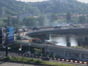 Firma chce posunout termín dokončení Barrandovského mostu. Praha odmítla