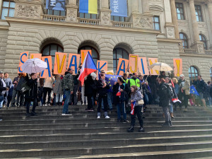VIDEO: Václavské náměstí zaplnily desítky tisíc lidí. Demonstrují proti vládě