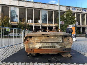 V rámci festivalu vystavili na Strahově auta zničená na Ukrajině