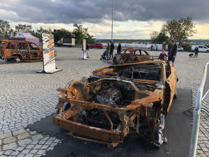 V rámci festivalu vystavili na Strahově auta zničená na Ukrajině