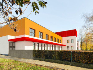 Evička díky škole překonává své postižení, místa pro další děti však chybí