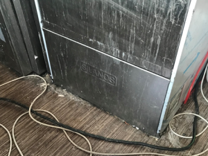 Syrové maso s vařeným, špinavé lednice. Pražští hygienici rozdali v srpnu přes třicet pokut